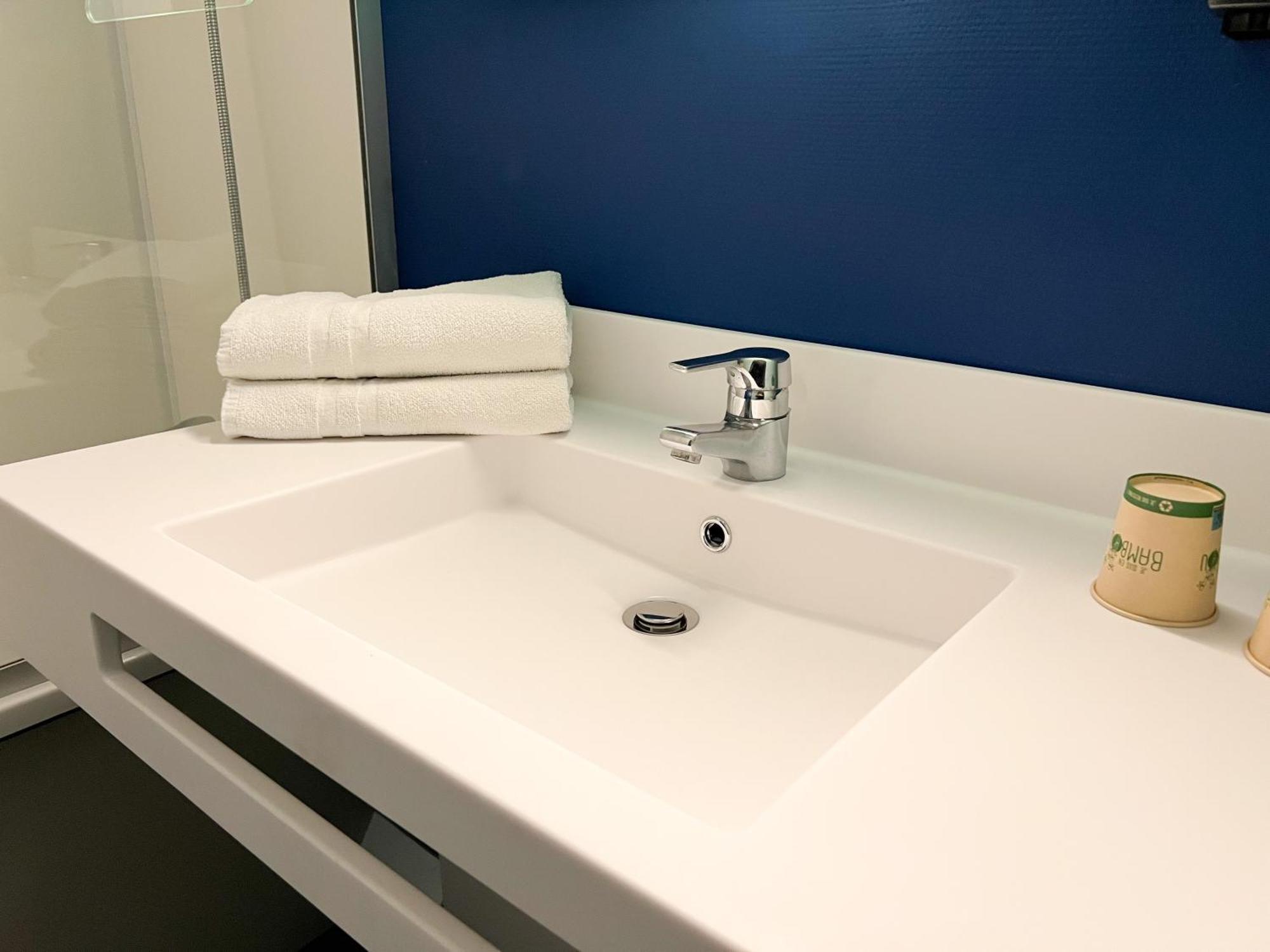Ibis Budget Saint Christol Les Ales Bagian luar foto