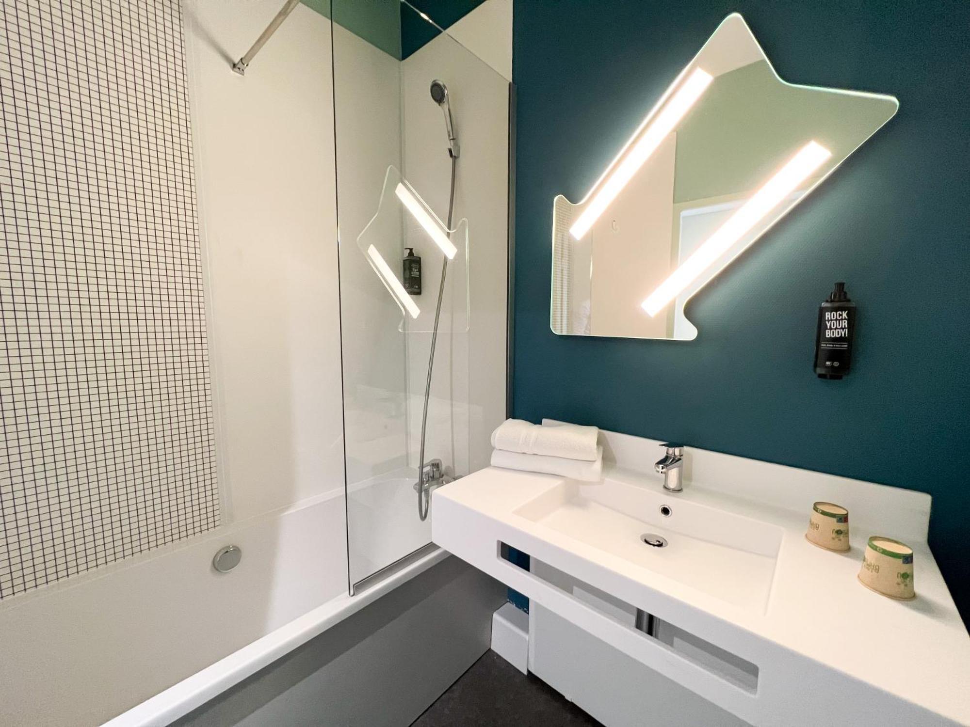 Ibis Budget Saint Christol Les Ales Bagian luar foto