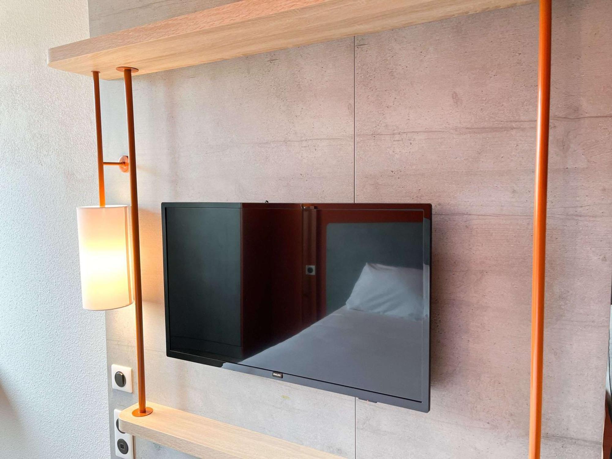 Ibis Budget Saint Christol Les Ales Bagian luar foto
