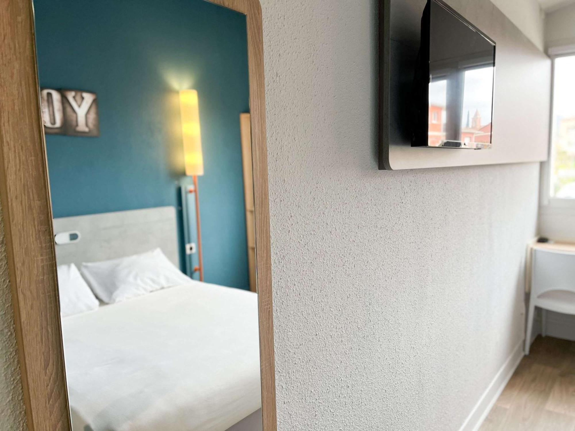 Ibis Budget Saint Christol Les Ales Bagian luar foto