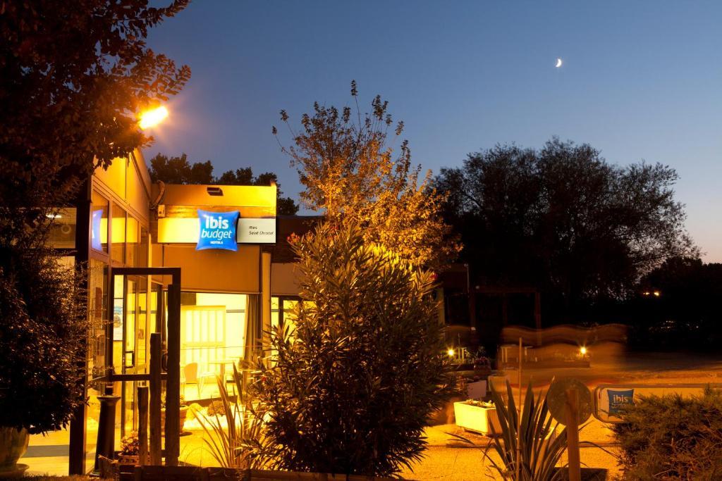 Ibis Budget Saint Christol Les Ales Bagian luar foto