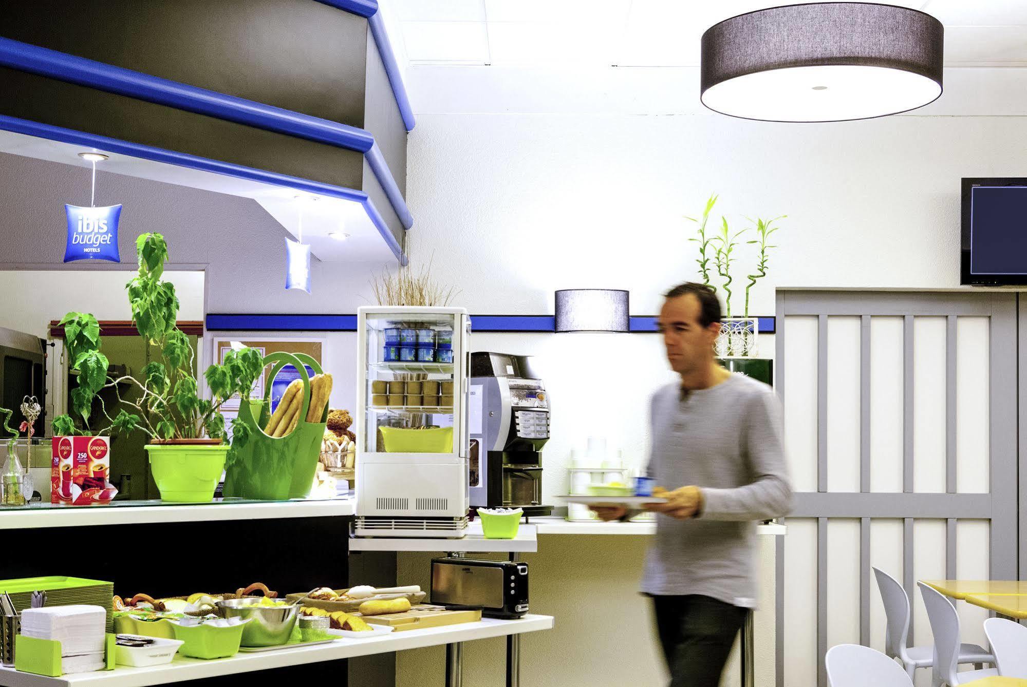 Ibis Budget Saint Christol Les Ales Bagian luar foto