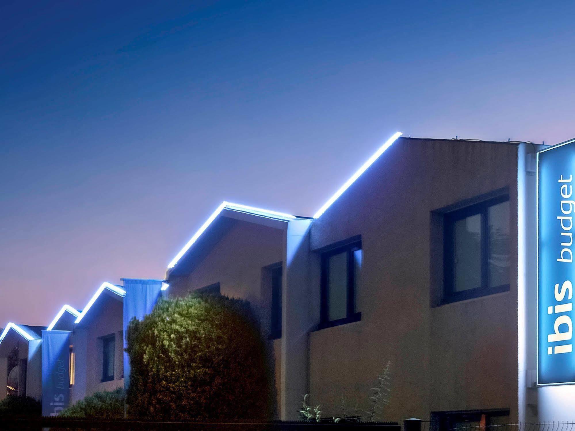 Ibis Budget Saint Christol Les Ales Bagian luar foto