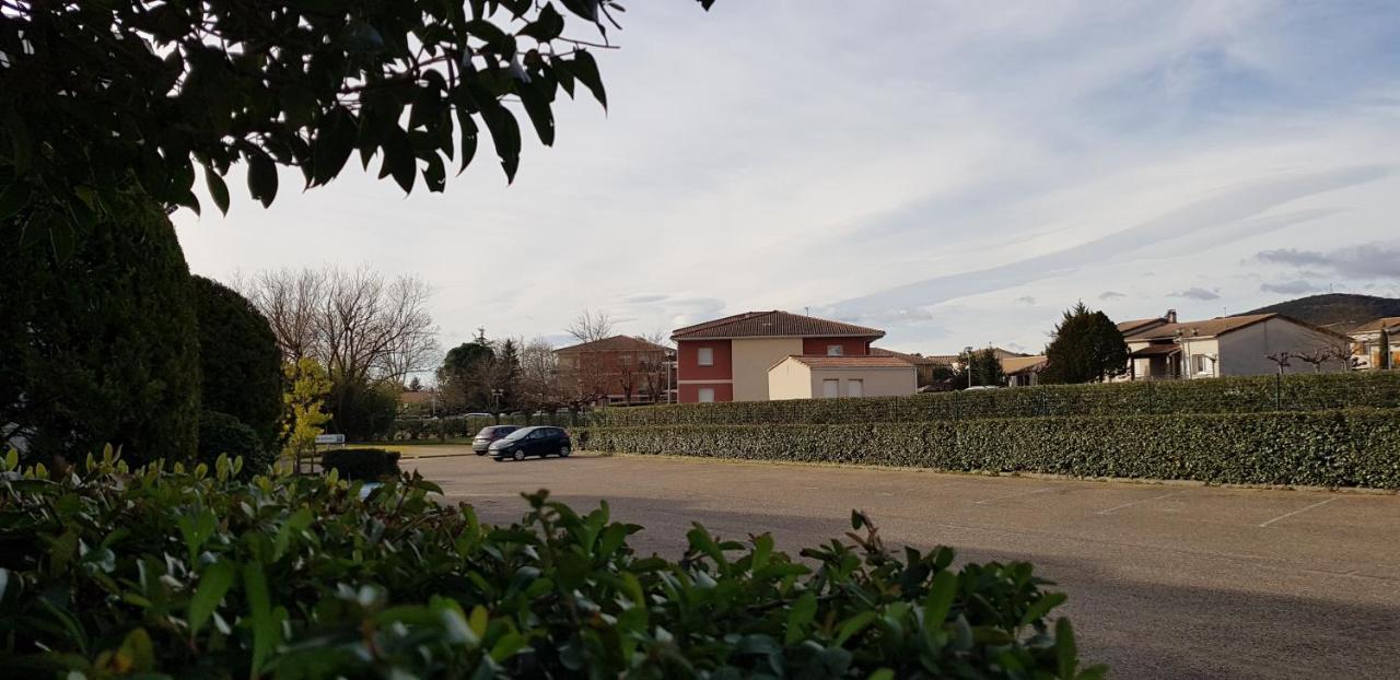 Ibis Budget Saint Christol Les Ales Bagian luar foto